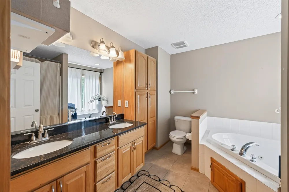6109 Summit Curve S Cottage Grove, MN 55016