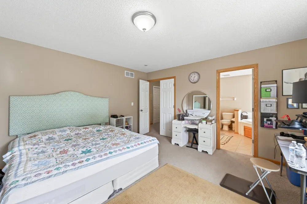 6109 Summit Curve S Cottage Grove, MN 55016