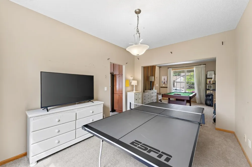 6109 Summit Curve S Cottage Grove, MN 55016