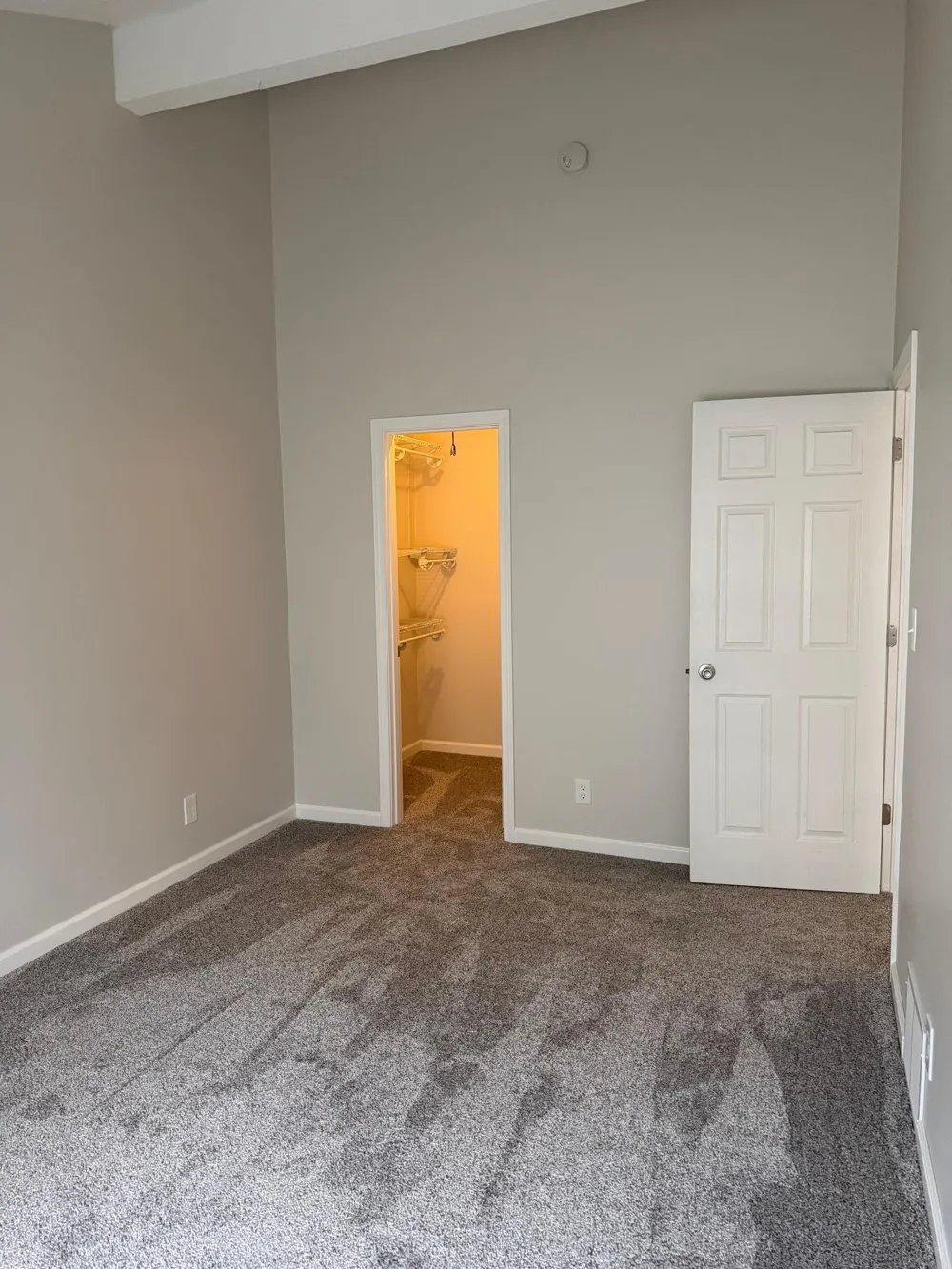 1642 River Bluff Court #105 Eagan, MN 55121