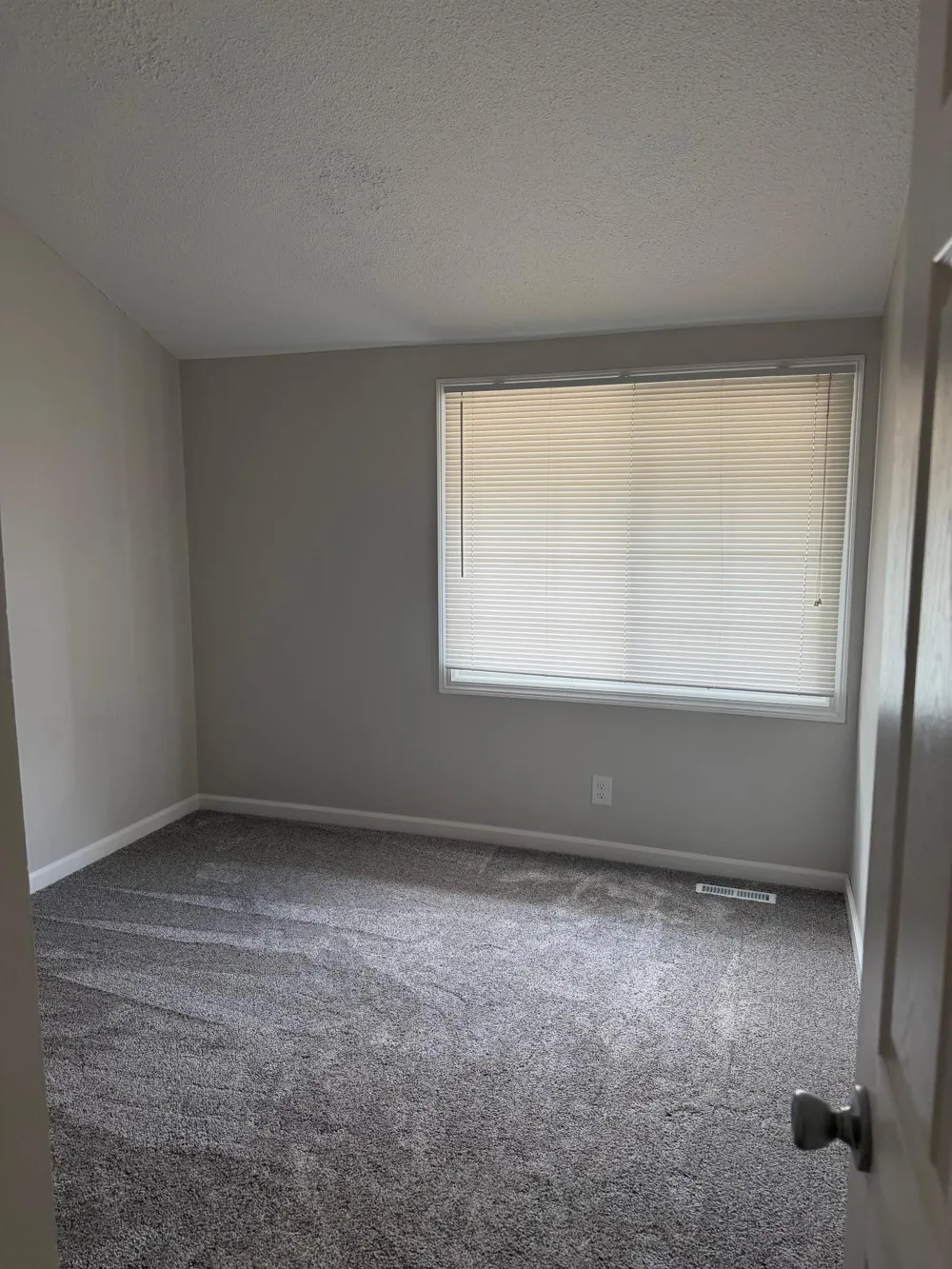 1642 River Bluff Court #105 Eagan, MN 55121