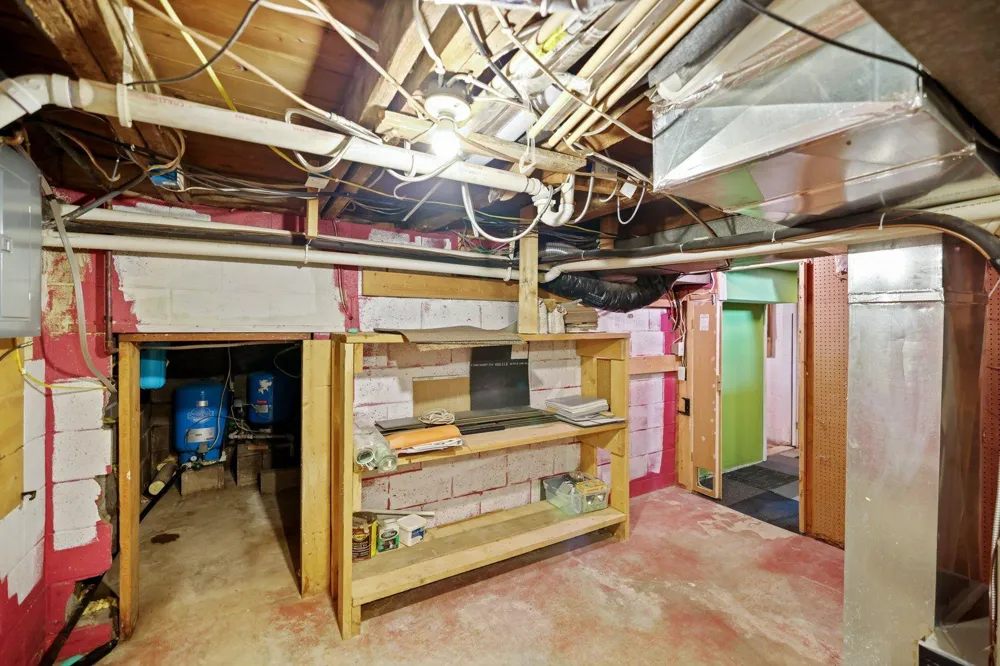 3939 Sand Hill Road Kettle River, MN 55757