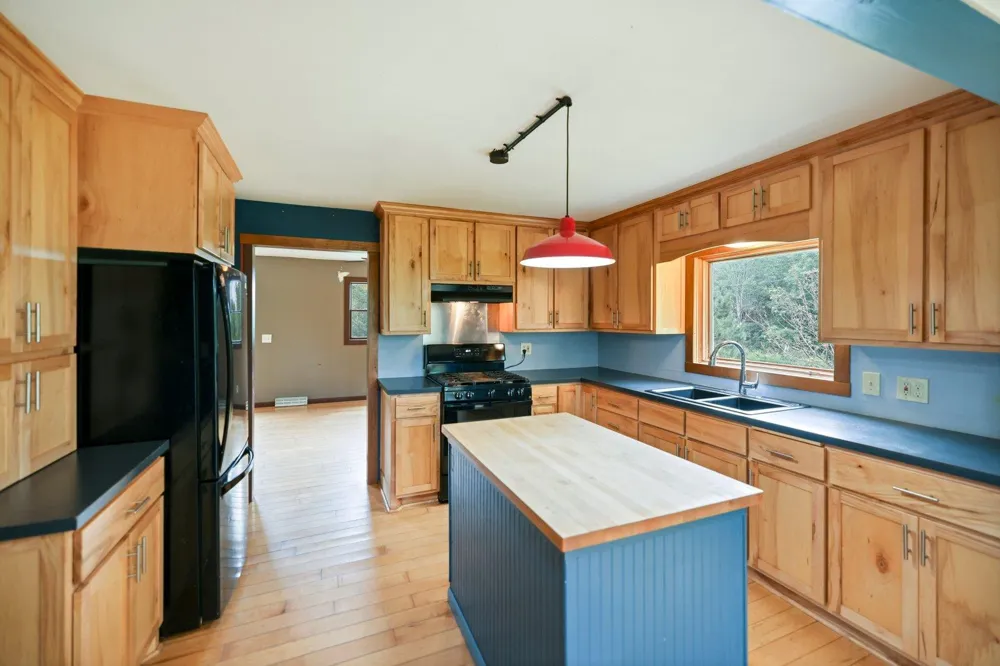 3939 Sand Hill Road Kettle River, MN 55757