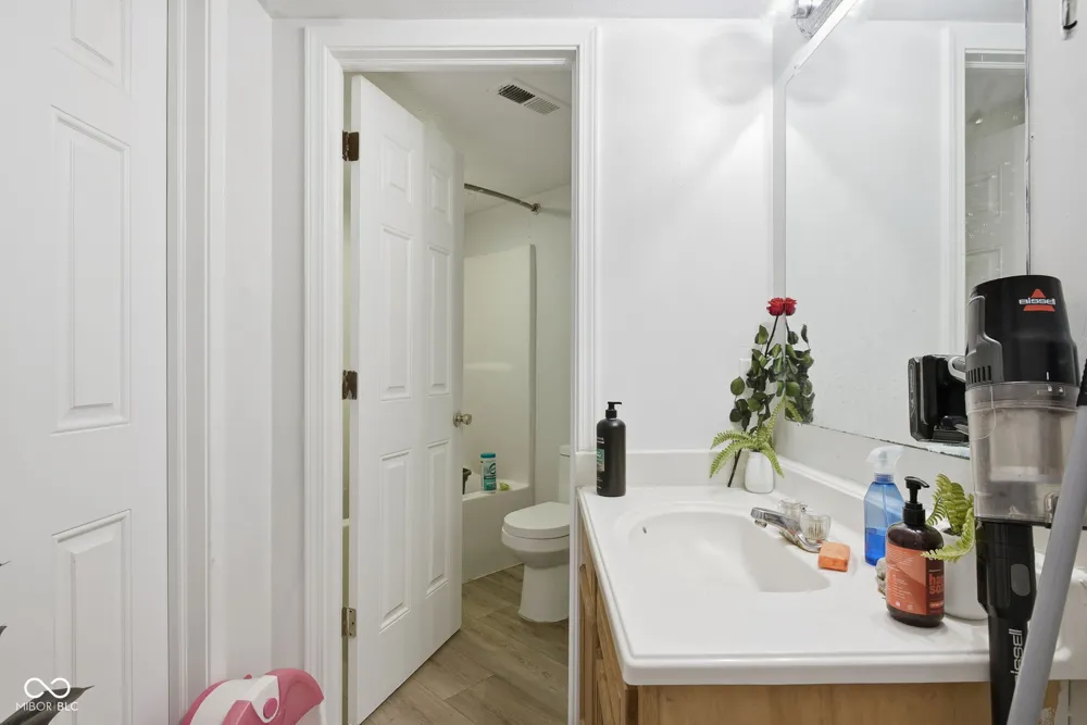 7746 Mountain Stream Way Indianapolis, IN 46239