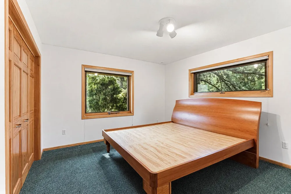 14 Mid Oaks Road Roseville, MN 55113