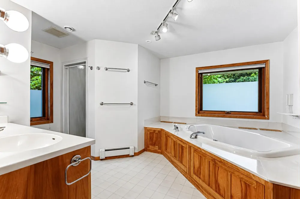 14 Mid Oaks Road Roseville, MN 55113
