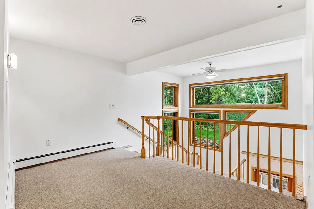 14 Mid Oaks Road Roseville, MN 55113