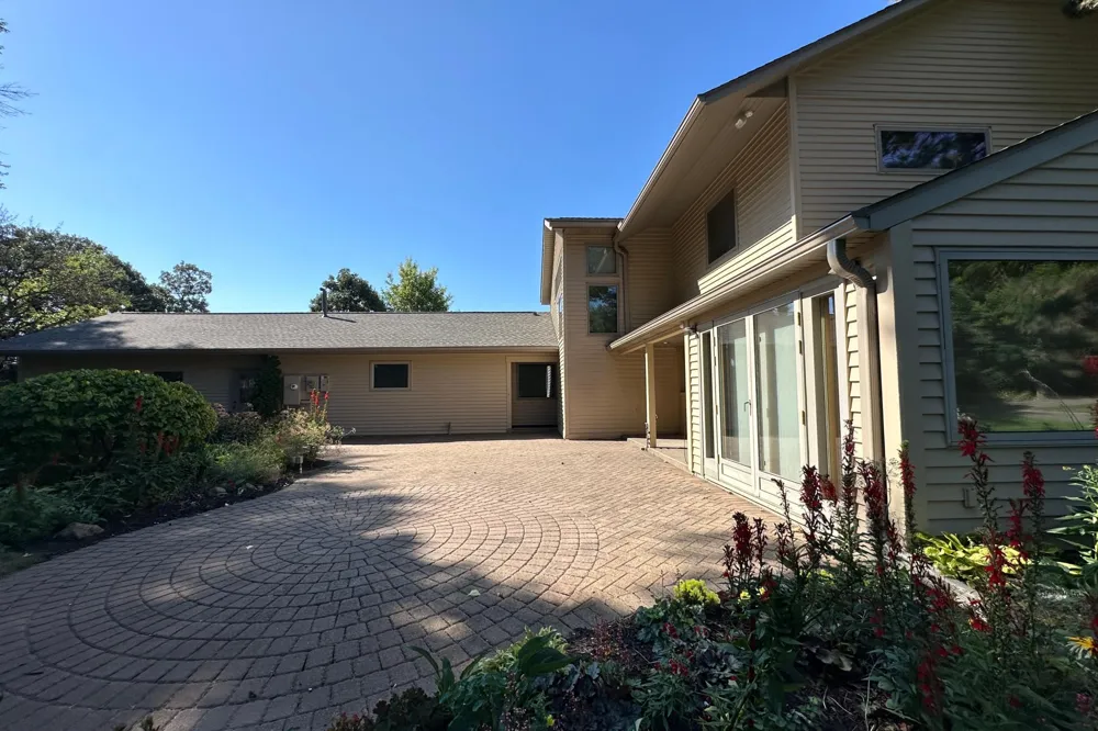 14 Mid Oaks Road Roseville, MN 55113