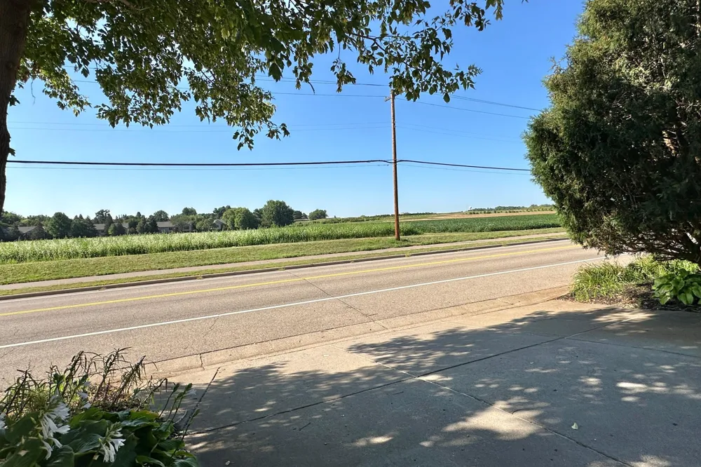14 Mid Oaks Road Roseville, MN 55113