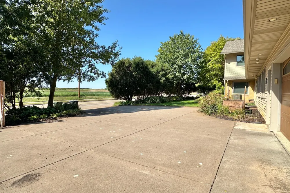 14 Mid Oaks Road Roseville, MN 55113