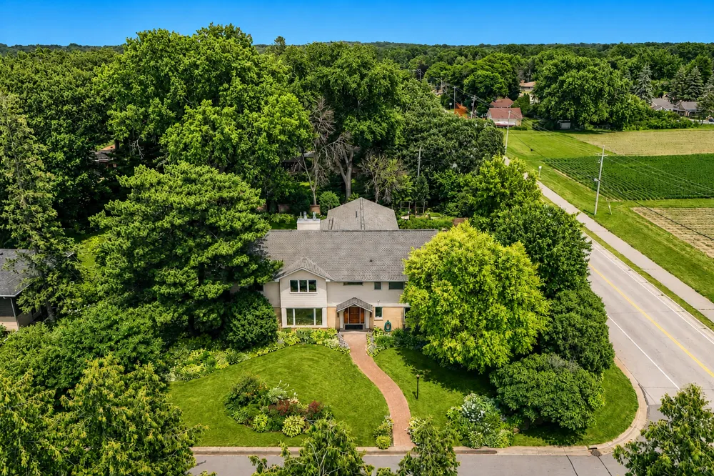14 Mid Oaks Road Roseville, MN 55113
