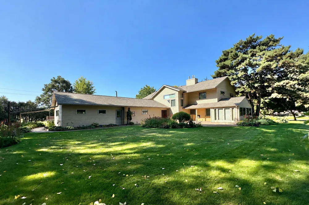 14 Mid Oaks Road Roseville, MN 55113
