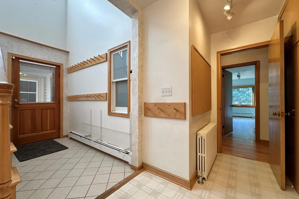 14 Mid Oaks Road Roseville, MN 55113