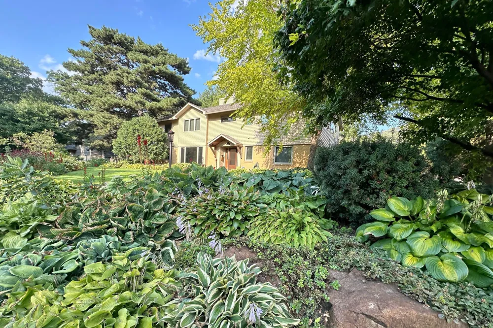 14 Mid Oaks Road Roseville, MN 55113