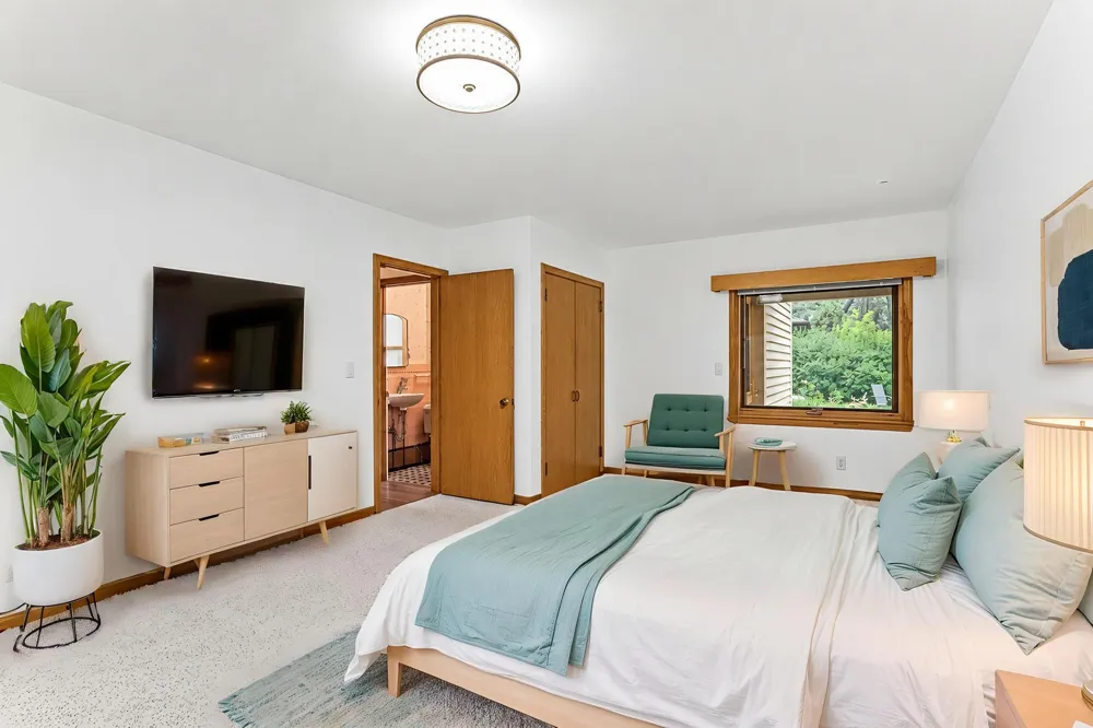 14 Mid Oaks Road Roseville, MN 55113