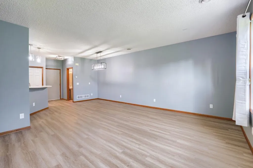 3821 Hazel Trail #C Woodbury, MN 55129