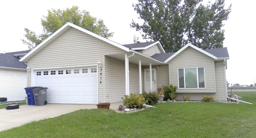 3616 Village Green Lane Moorhead, MN 56560