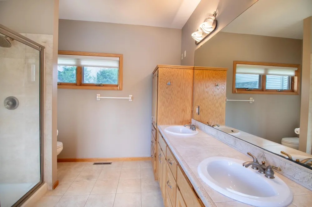 6739 Yellowstone Lane Maple Grove, MN 55311