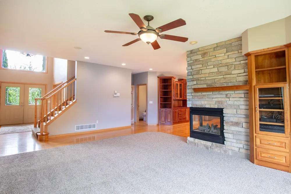 6739 Yellowstone Lane Maple Grove, MN 55311