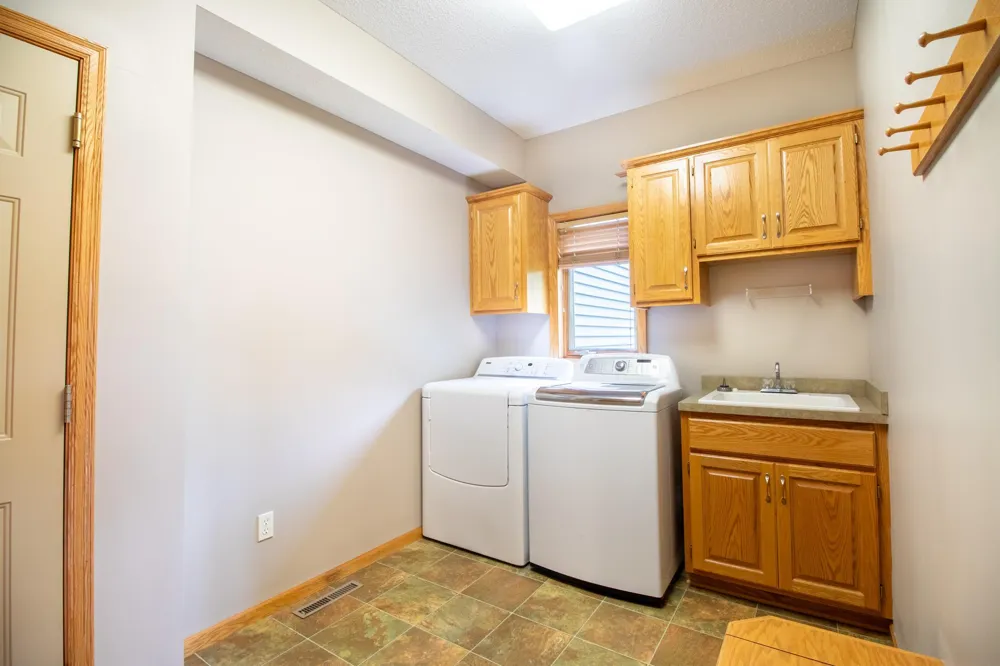 6739 Yellowstone Lane Maple Grove, MN 55311