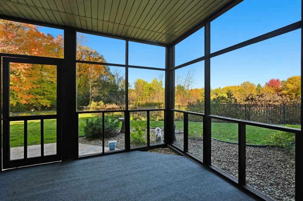 6739 Yellowstone Lane Maple Grove, MN 55311