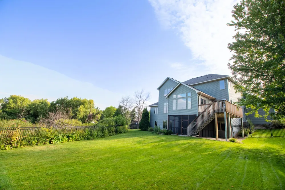 6739 Yellowstone Lane Maple Grove, MN 55311