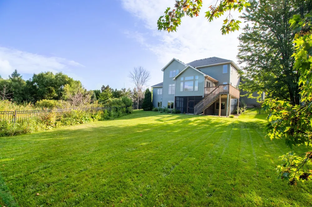6739 Yellowstone Lane Maple Grove, MN 55311