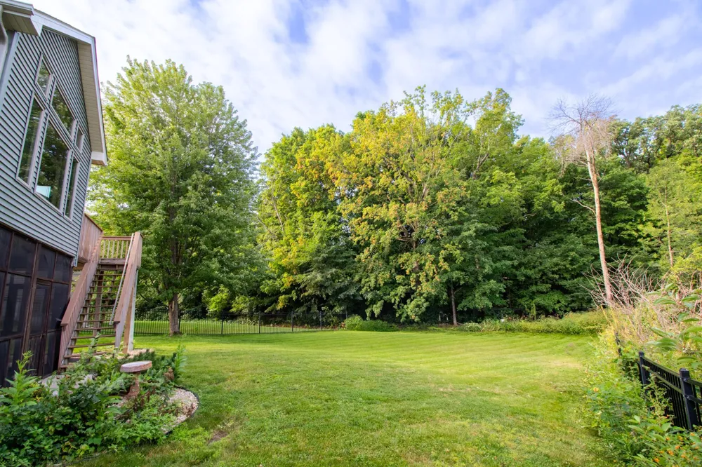 6739 Yellowstone Lane Maple Grove, MN 55311