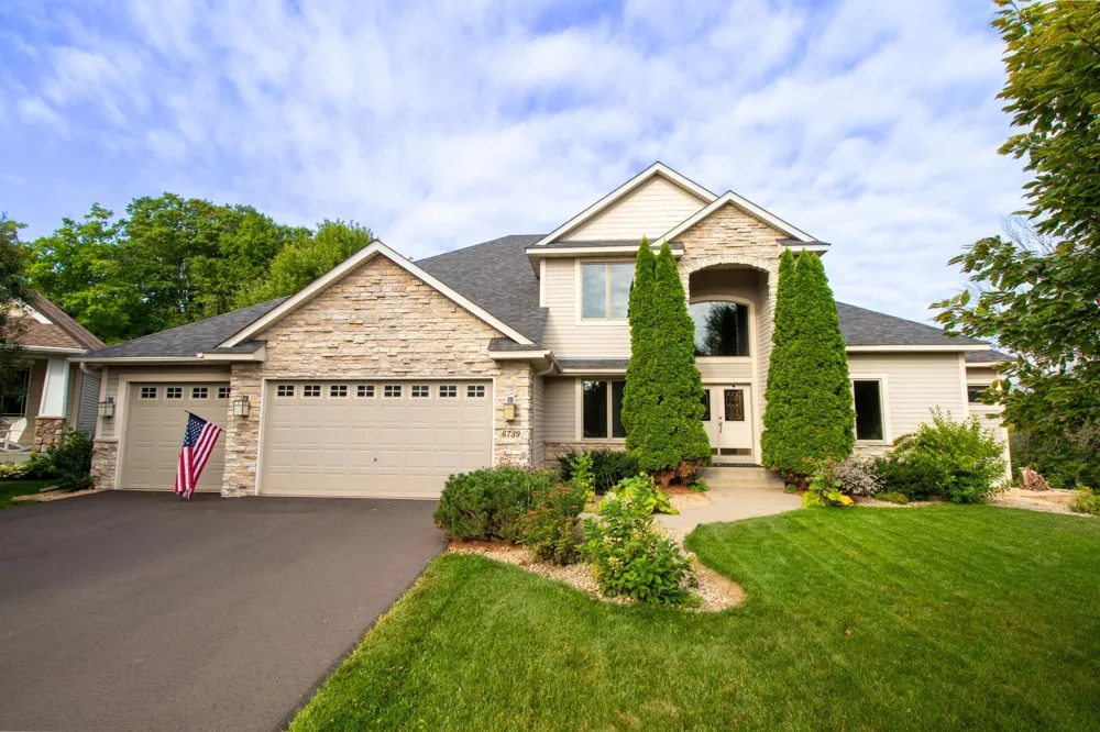 6739 Yellowstone Lane Maple Grove, MN 55311
