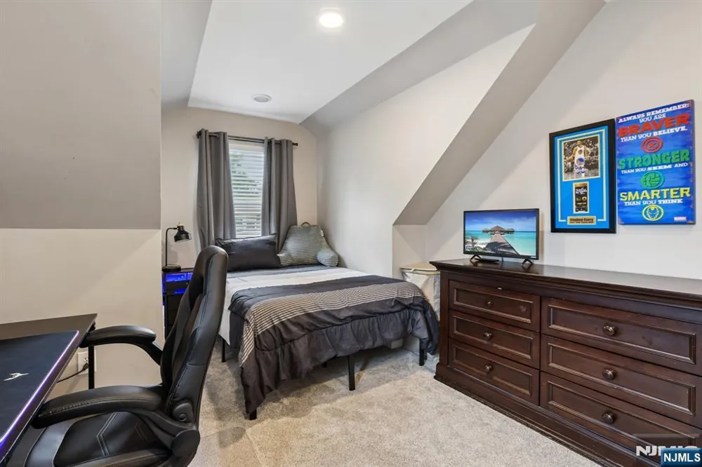 74 Overhill Road Belleville, NJ 07109