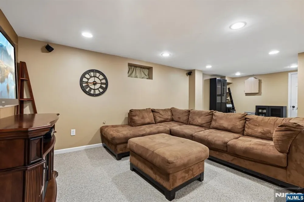 74 Overhill Road Belleville, NJ 07109