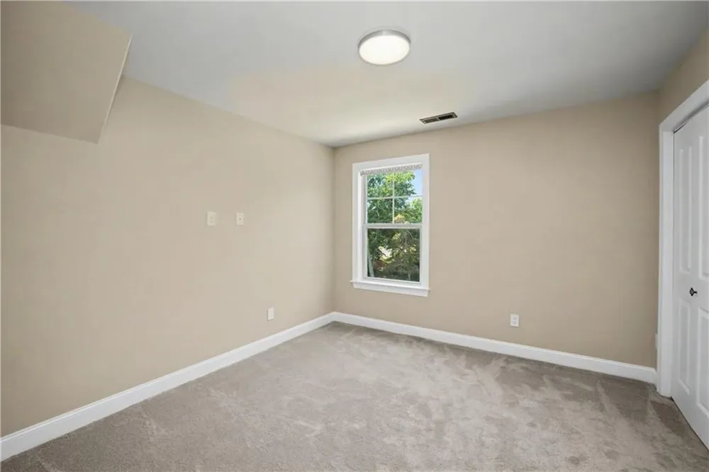 120 Broad Meadows Lane Fayetteville, GA 30215
