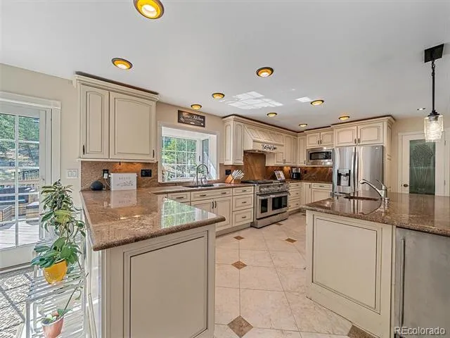 8280 Grizzly Way Evergreen, CO 80439
