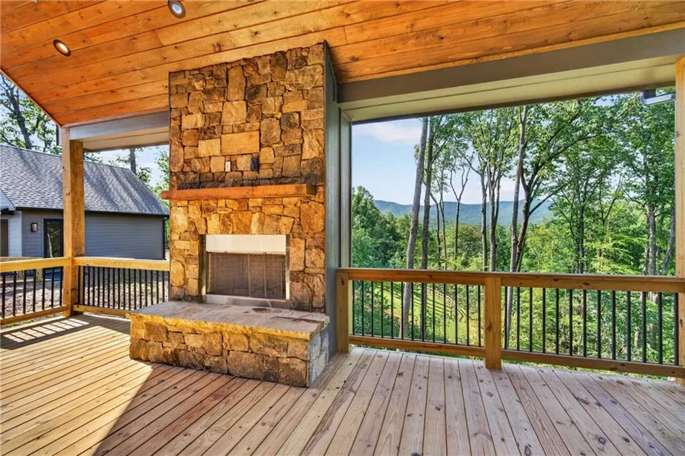 750 Settlers Ridge Rd Ellijay, GA 30540