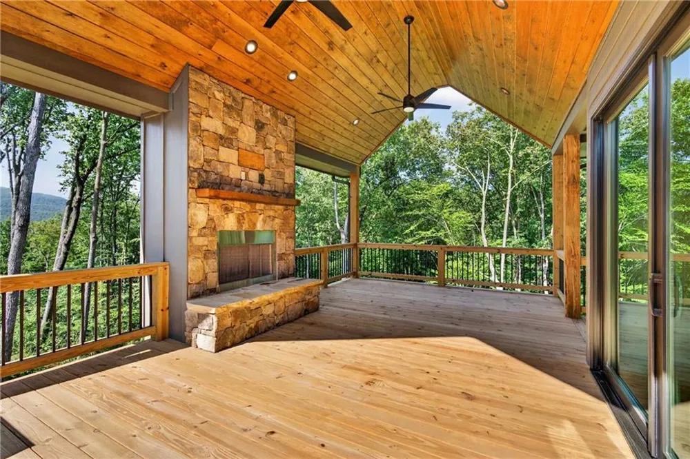 750 Settlers Ridge Rd Ellijay, GA 30540
