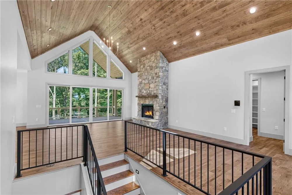 750 Settlers Ridge Rd Ellijay, GA 30540