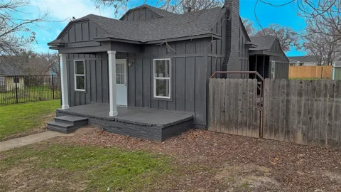 307 Fannin Street