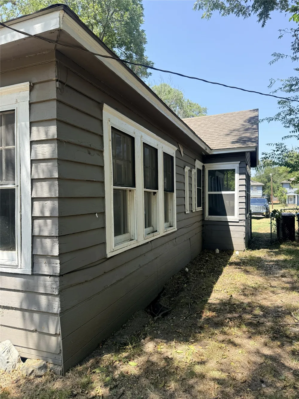 1222 W Morton Street Denison, TX 75020