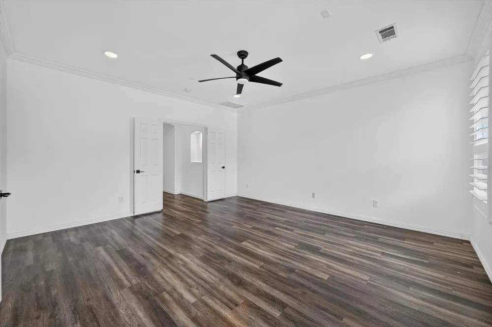 2208 Grizzly Run Lane Euless, TX 76039