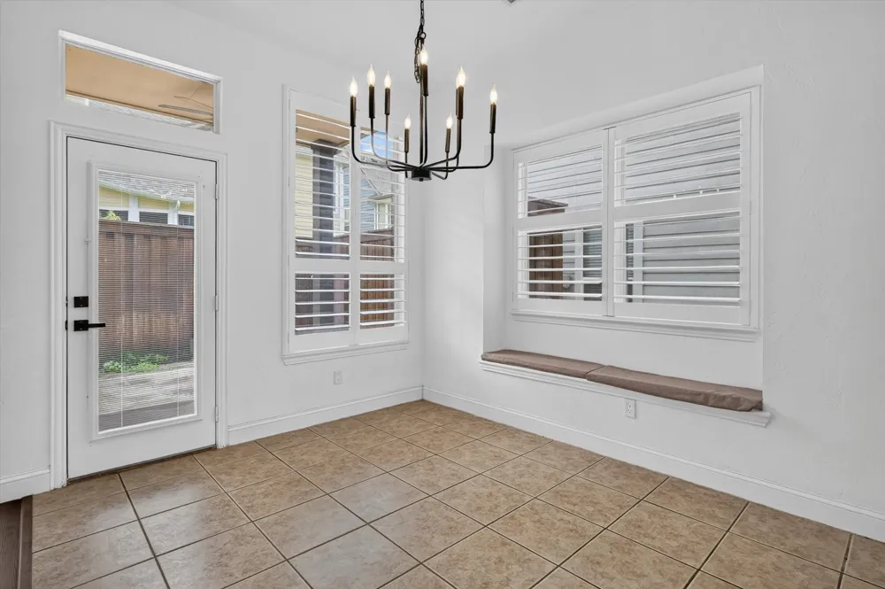 2208 Grizzly Run Lane Euless, TX 76039