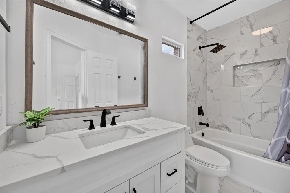 2208 Grizzly Run Lane Euless, TX 76039