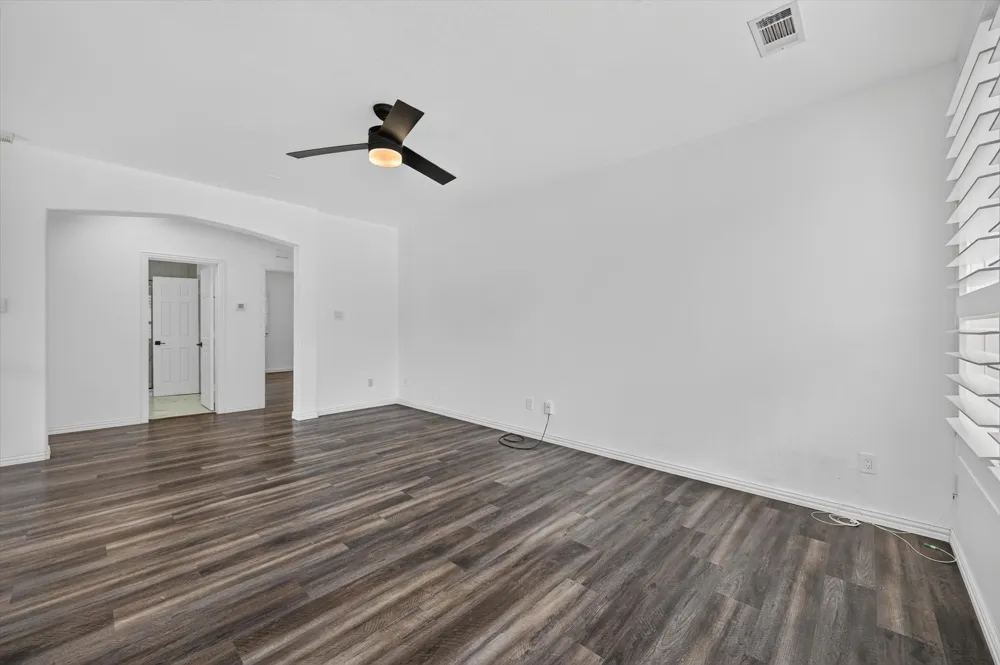 2208 Grizzly Run Lane Euless, TX 76039