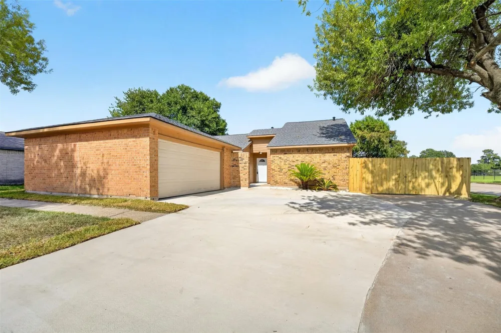 8702 Parkway Forest Drive Houston, TX 77044