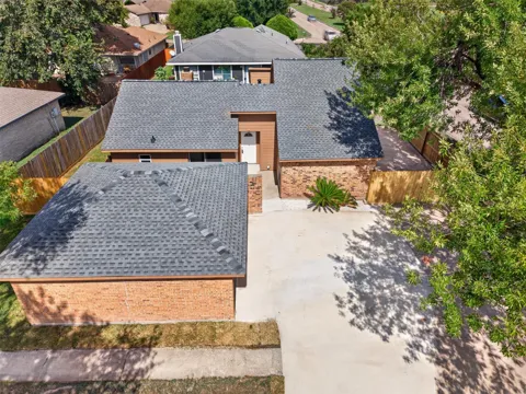 8702 Parkway Forest Drive