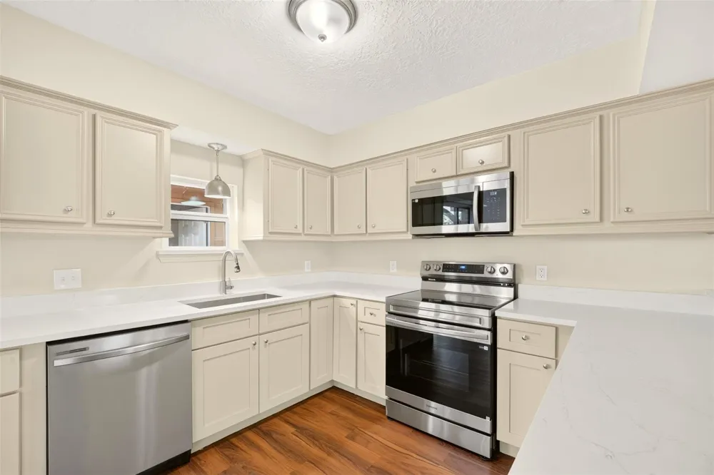 8702 Parkway Forest Drive Houston, TX 77044