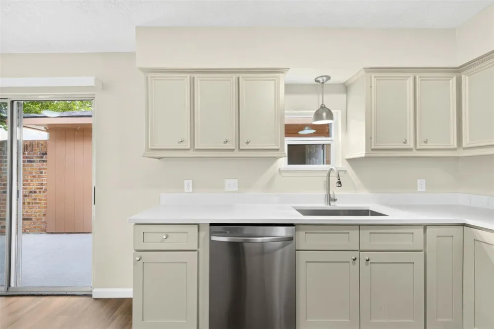 8702 Parkway Forest Drive Houston, TX 77044