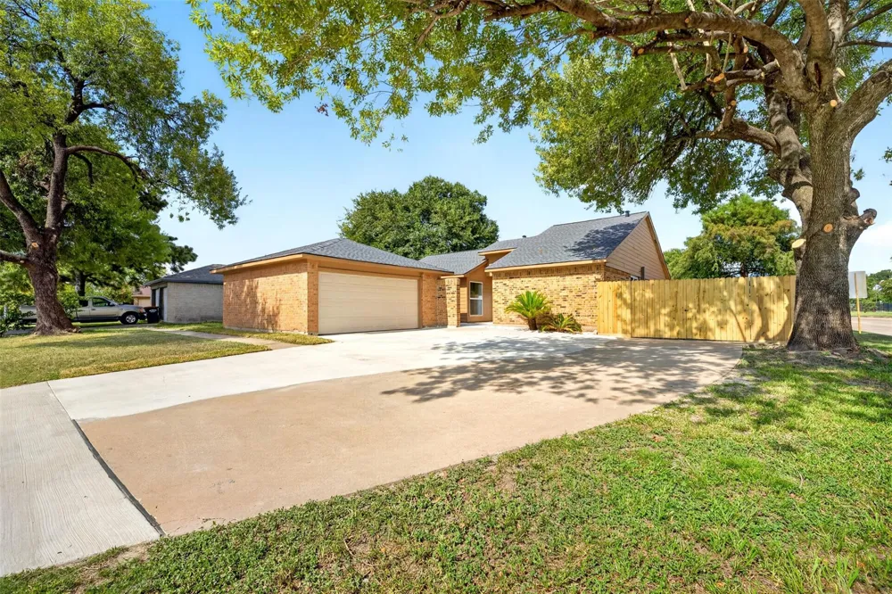 8702 Parkway Forest Drive Houston, TX 77044