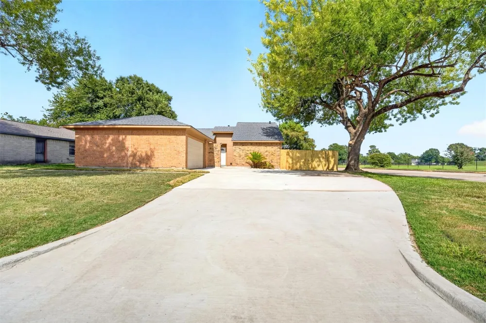 8702 Parkway Forest Drive Houston, TX 77044