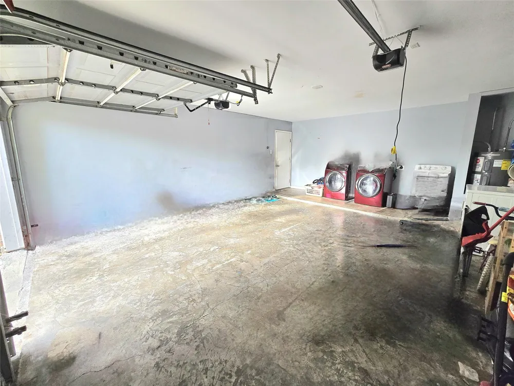 5205 Winding Brook Drive Dickinson, TX 77539