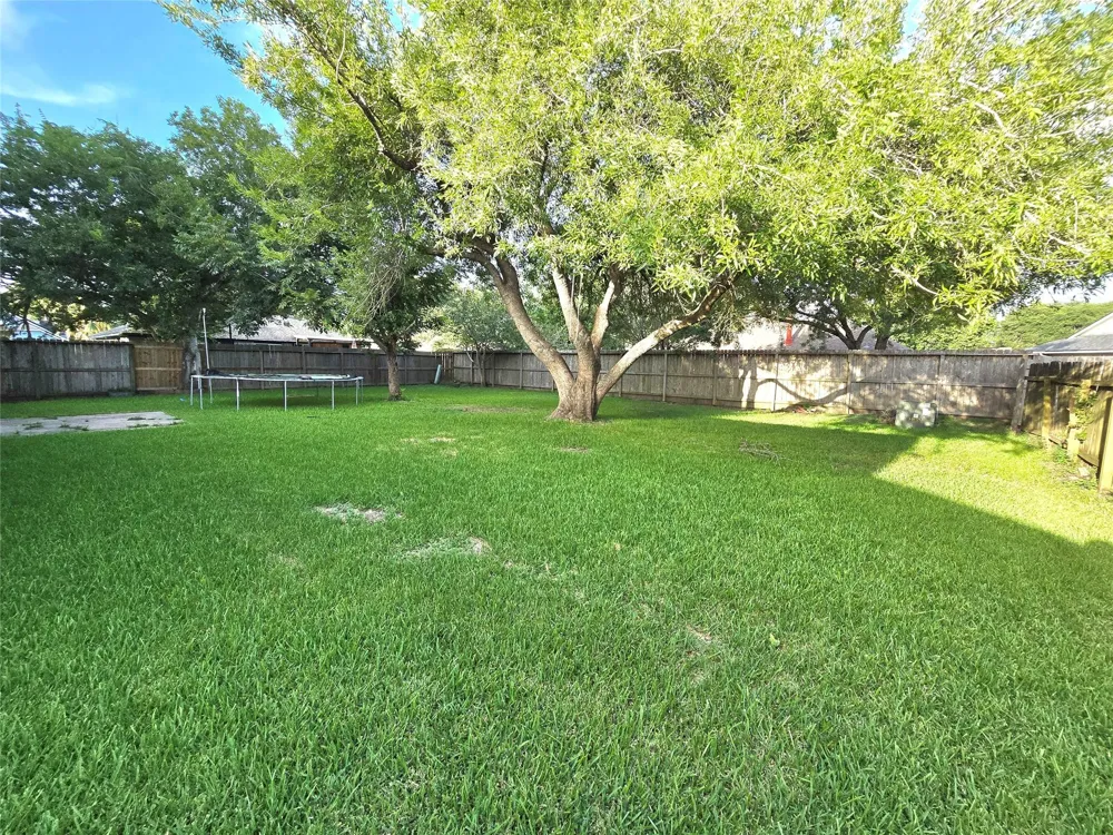5205 Winding Brook Drive Dickinson, TX 77539